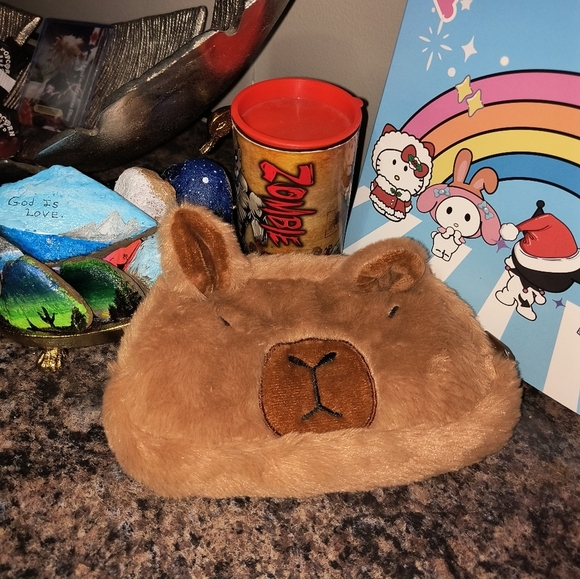 Brown Capybara makeup pencil case handheld fuzzy purse zipper women's cute - Picture 2 of 4